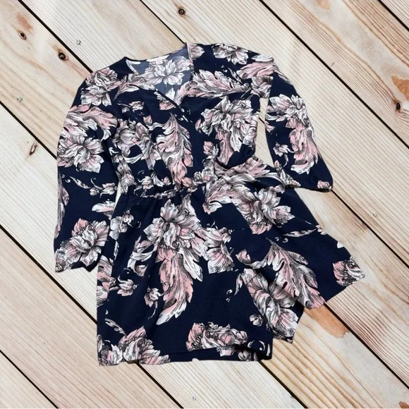 Boston Proper S navy floral surplice romper with pockets - Picture 2 of 10